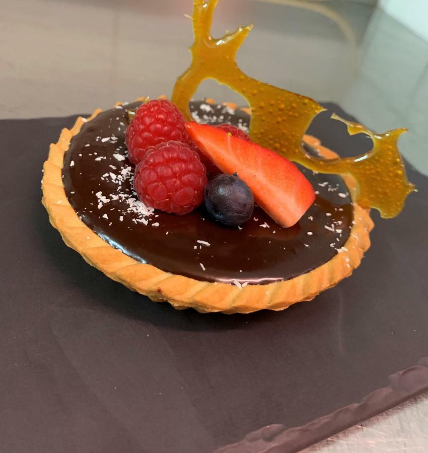 Logis Cris Hotel Et Restaurant, Lyon Sud-Est Corbas Esterno foto